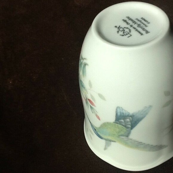 2 new Lenox Butterfly Meadow 12-oz Porcelain Mugs .. each features a Hummingbird - Picture 6 of 7